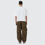 Load image into Gallery viewer, Distressed Camo Cargos